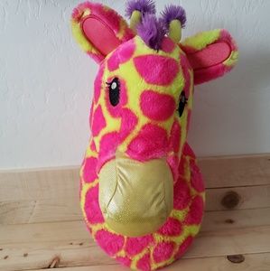 Justice Giraffe Head